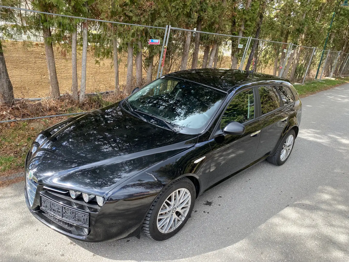 Alfa Romeo 159 1.9 JTDM 16V Automatic Elegante Schwarz - 1