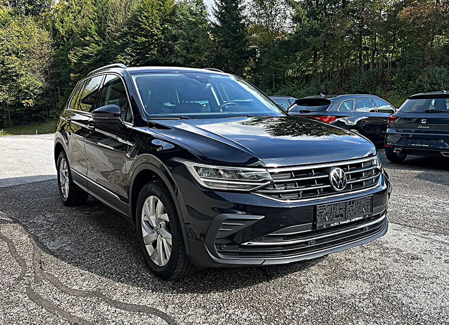 Volkswagen Tiguan Tiguan 2,0 TDI 4Motion Life DSG Life Schwarz - 2