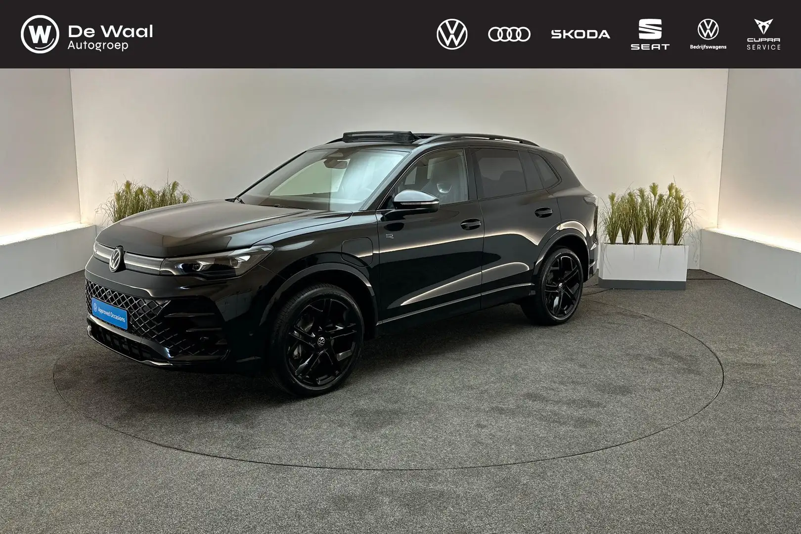 Volkswagen Tiguan 1.5 204pk DSG eHybrid R-Line Edition | Panoramadak Zwart - 1