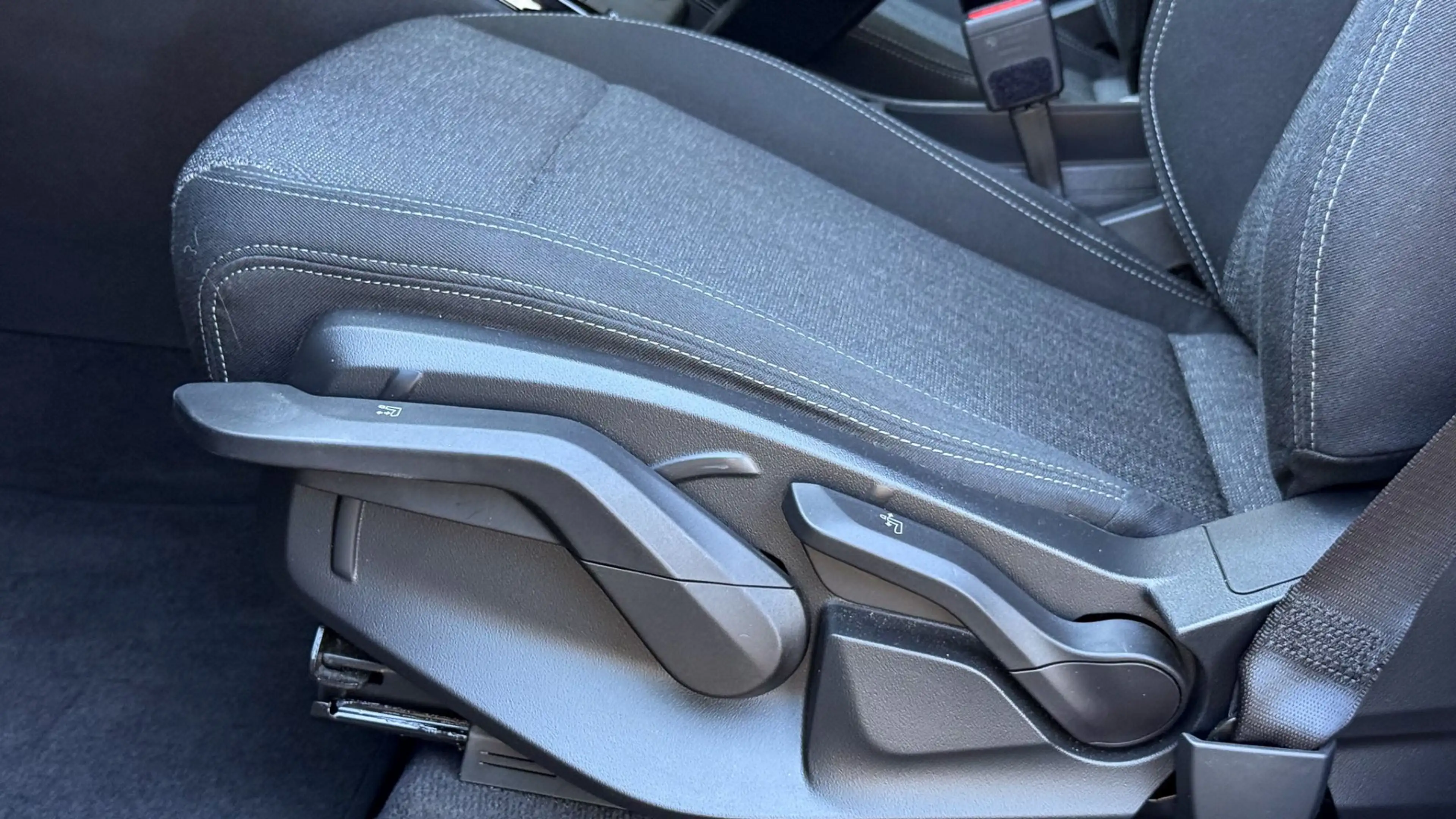 BMW 220 d — photo 15