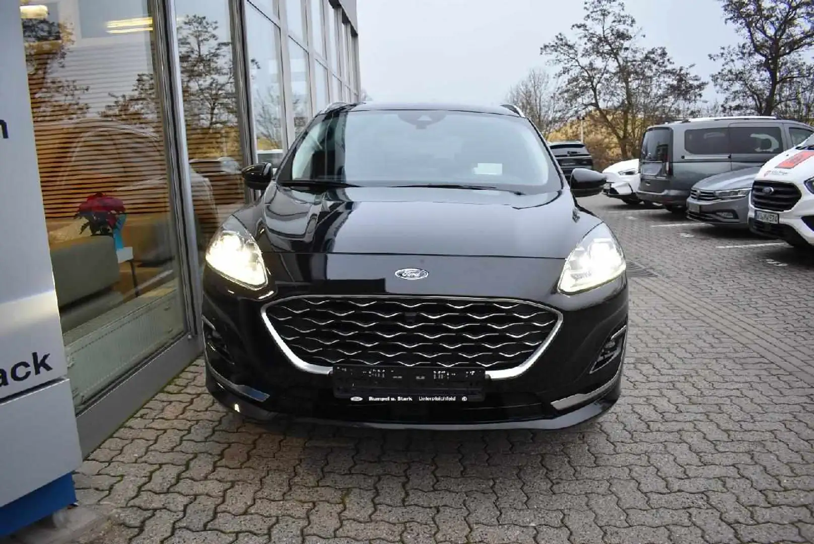 Ford Kuga Plug-In Hybrid Vignale Schwarz - 2