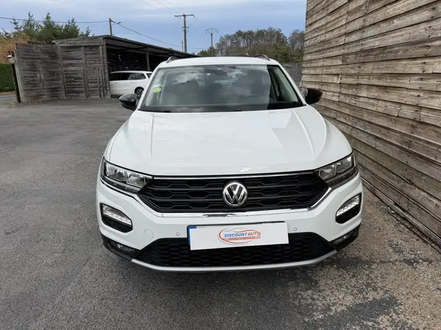 Volkswagen T-Roc view 10
