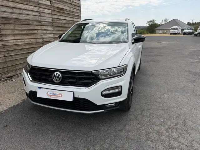 Volkswagen T-Roc main image
