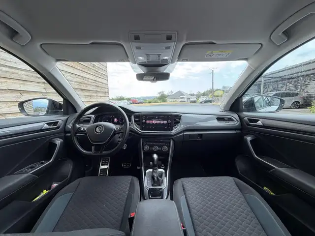 Volkswagen T-Roc view 14