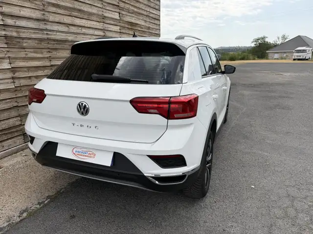Volkswagen T-Roc view 7