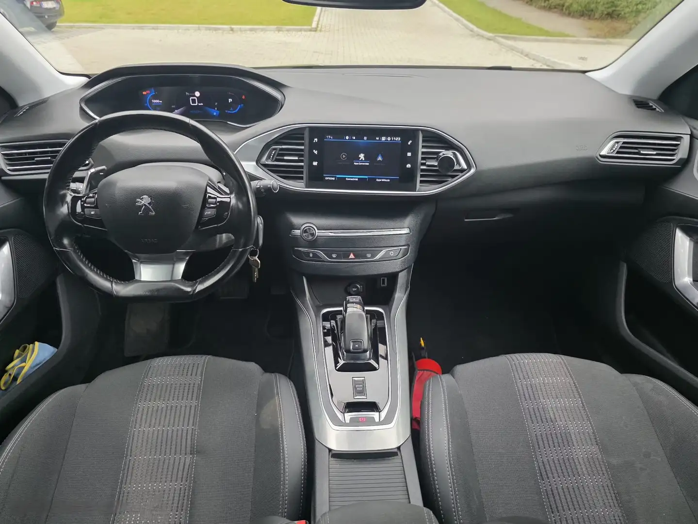 Peugeot 308 SW 1.5 BlueHDi Allure S Gris - 2