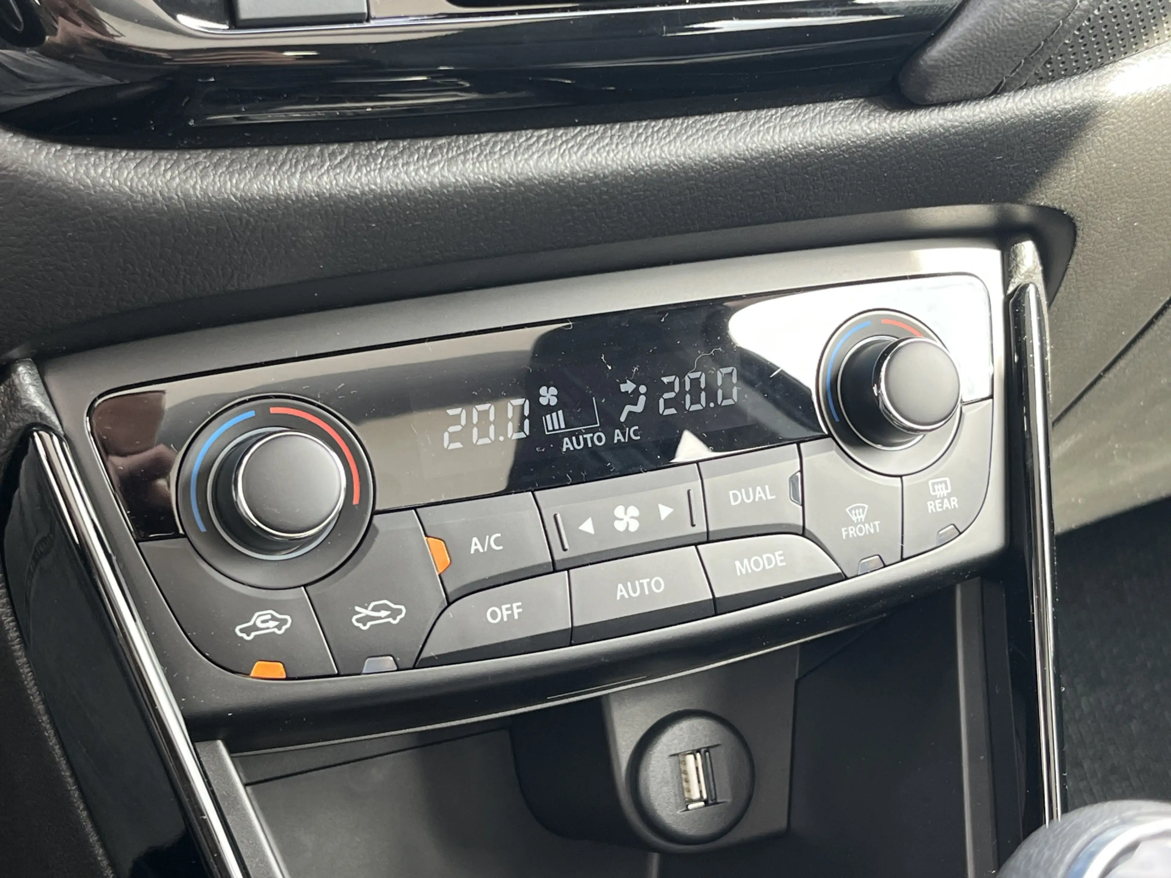 Suzuki S-Cross 1.4 Boosterjet Special Edition Smart Hybrid Automa — photo 22
