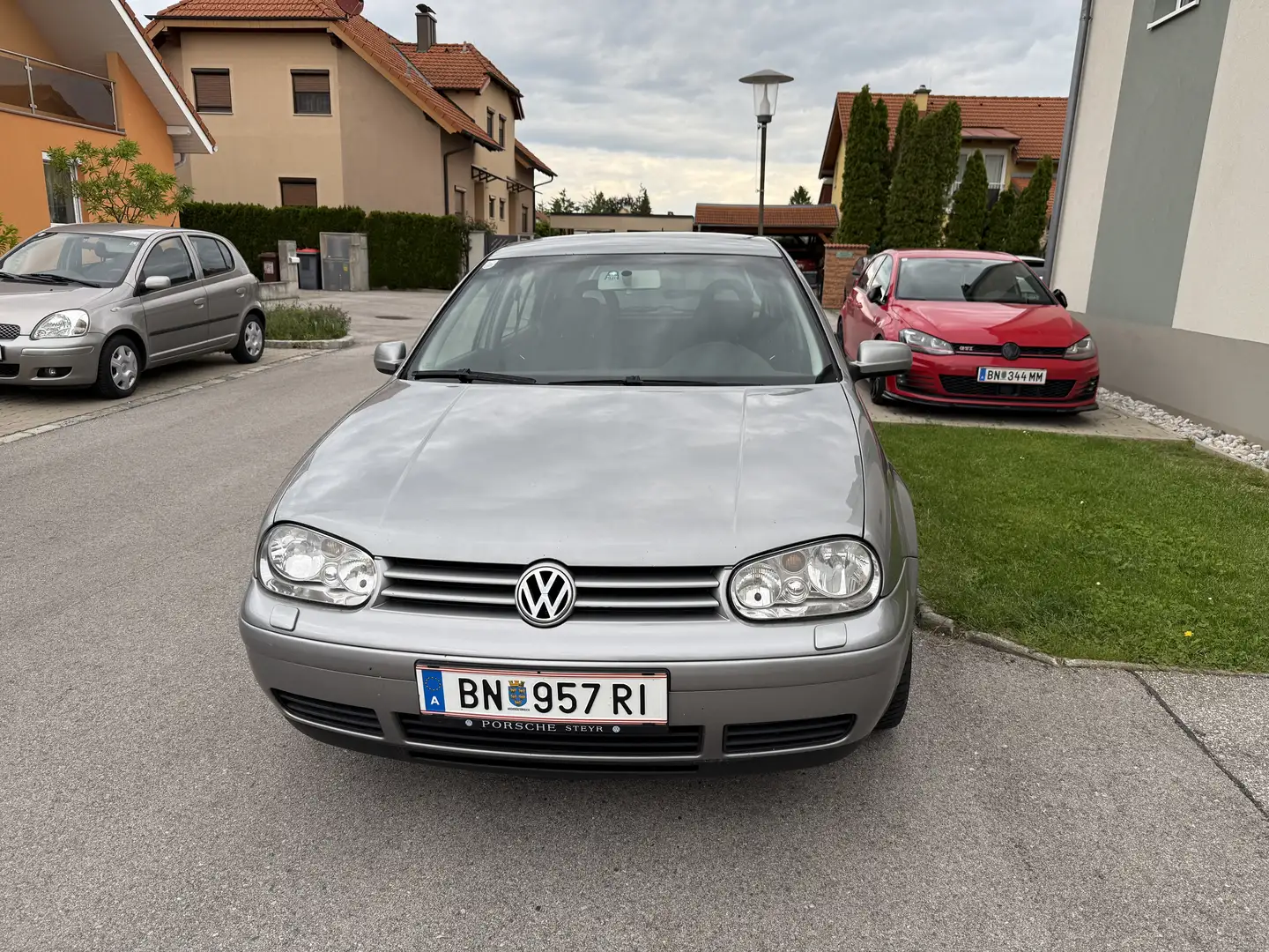 Volkswagen Golf Carat Aut. - 1