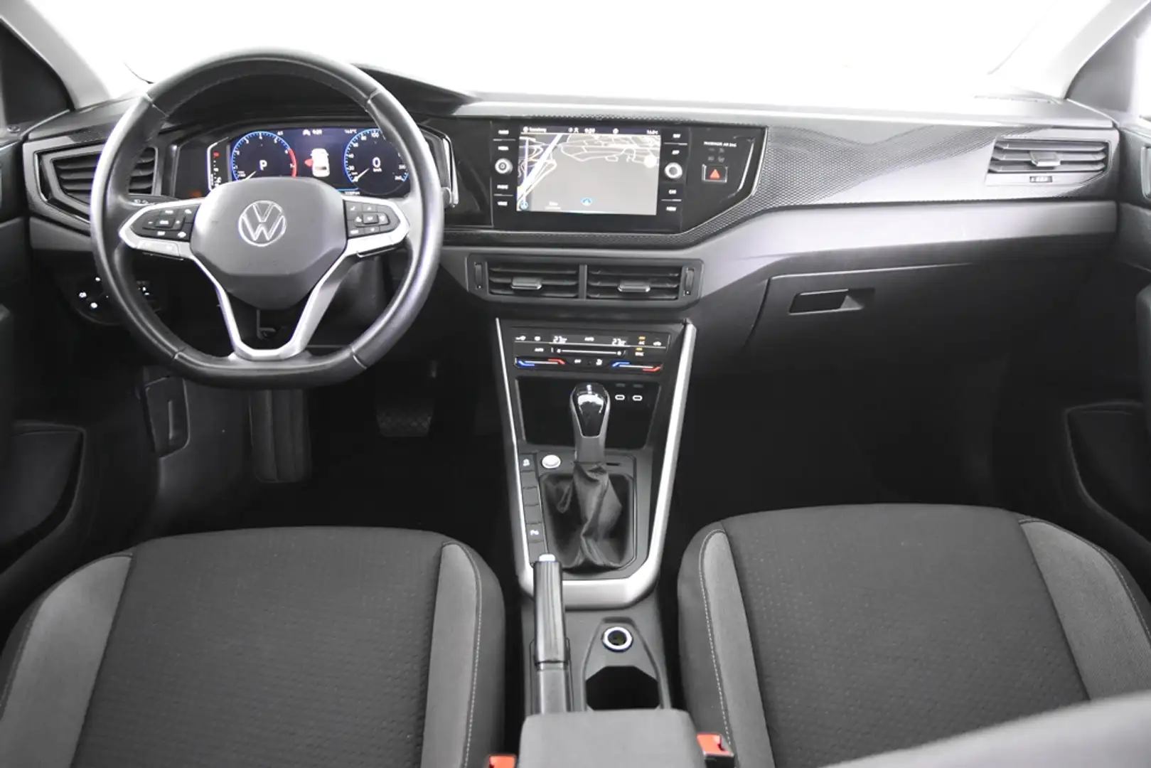 Volkswagen Polo 1.0 TSI Life DSG *1ste Eigenaar*Navigatie*Camera* Zwart - 2