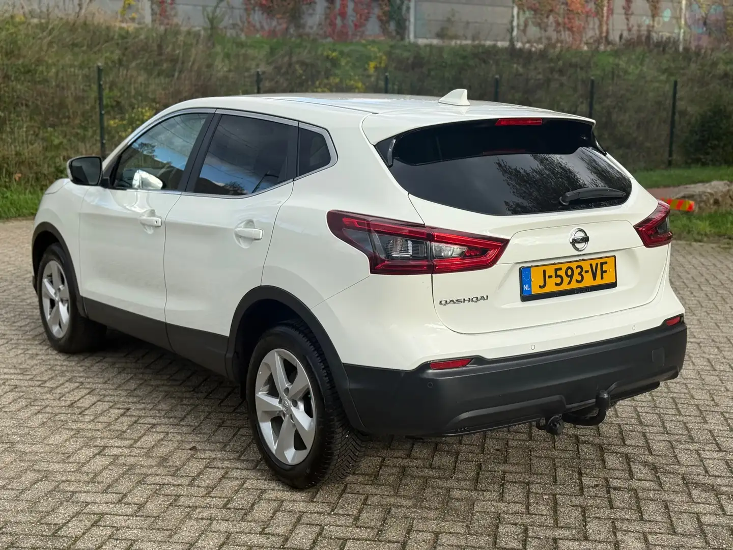 Nissan Qashqai 1.2 Business Edition AUTOMAAT I TREKHAAK I CAMERA Blanc - 2