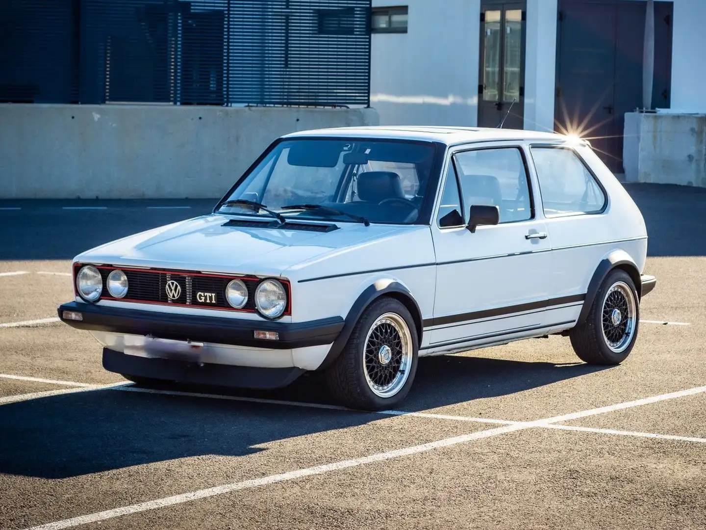 Volkswagen Golf GTI 1.8i Plus White - 1