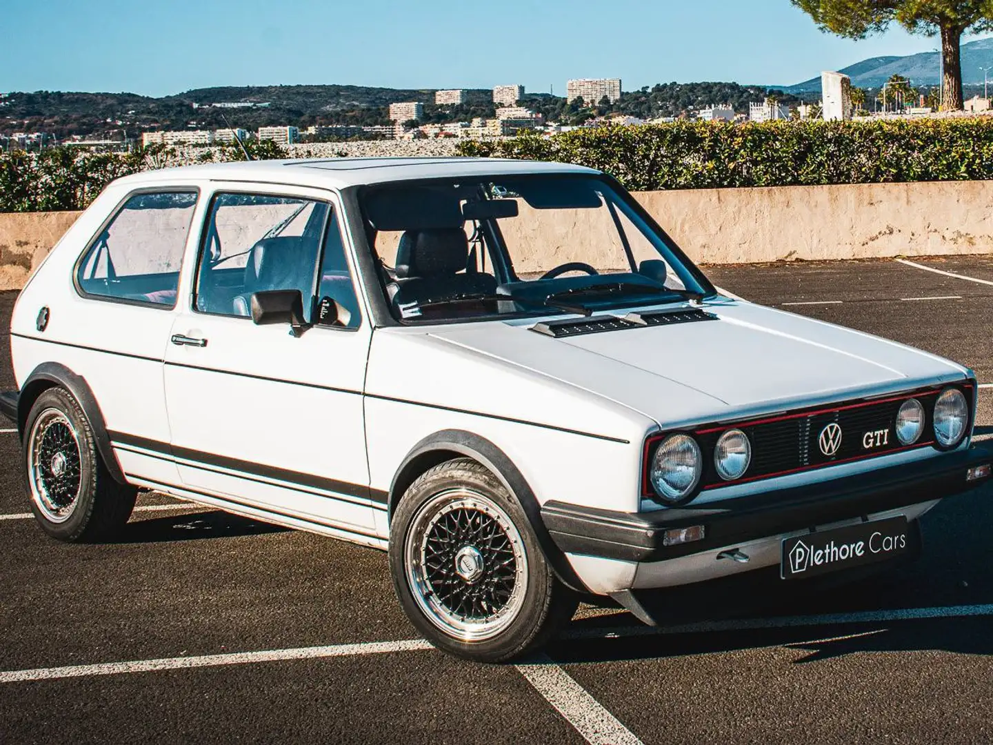 Volkswagen Golf GTI 1.8i Plus White - 2