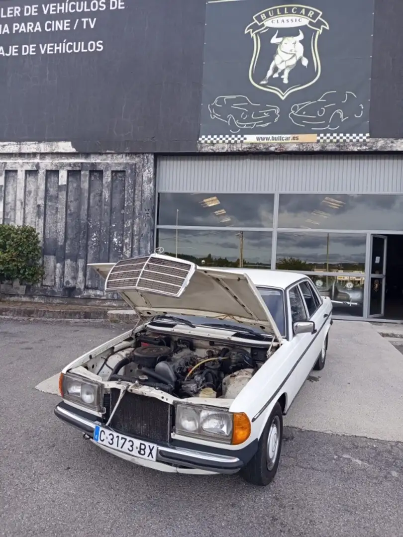 Mercedes-Benz MERCEDES-BENZ Clase E (W123) Berlina Manual de 4 Blanco - 2