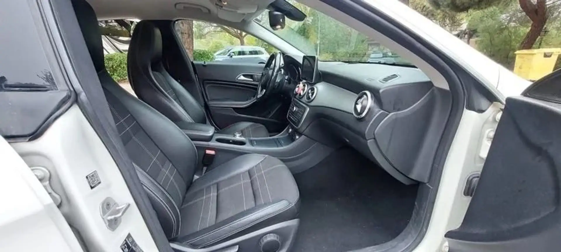 Mercedes-Benz CLA 220 CLA Shooting Brake 220 d - 2