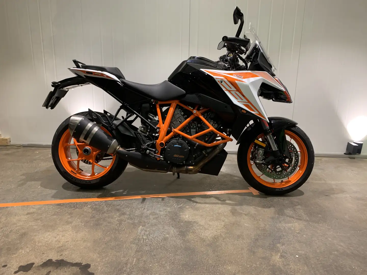 KTM 1290 Super Duke GT - 1