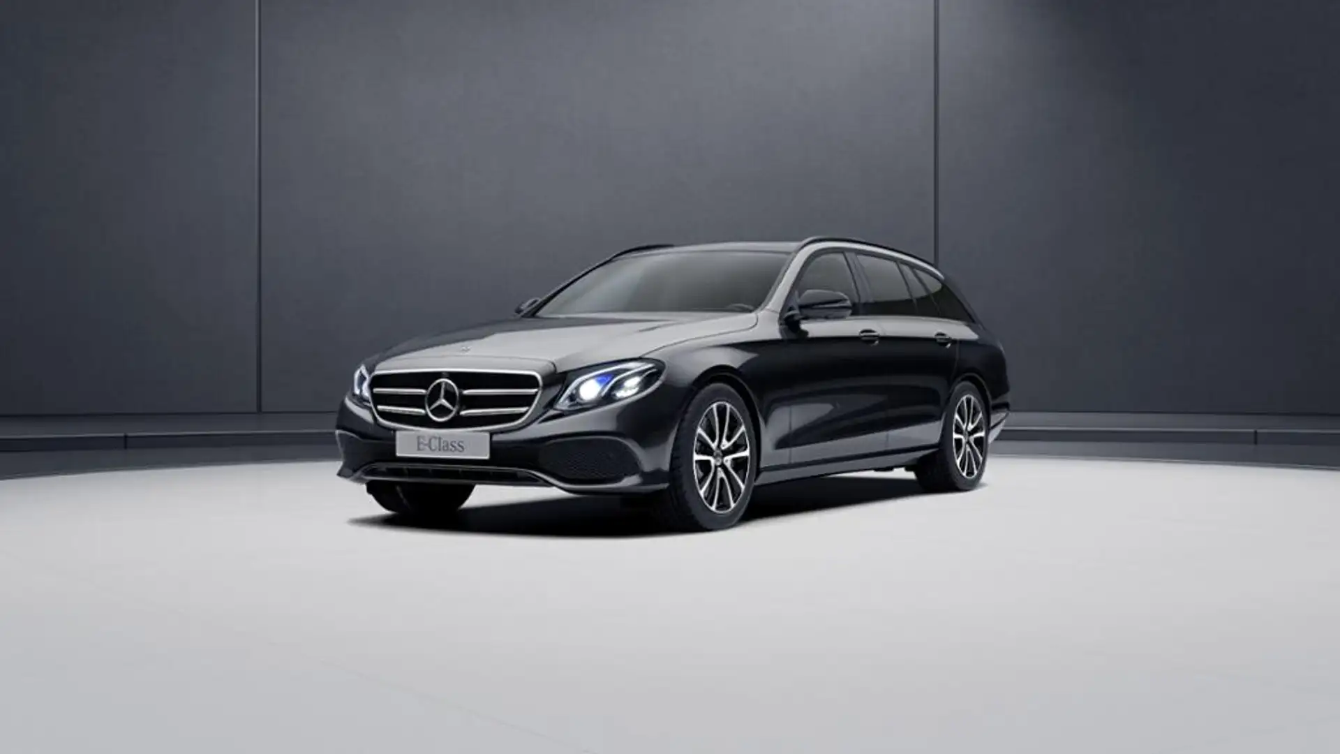 Mercedes-Benz E 350 d T Night/MULTIBEAM/AHK/Fahrass+/PanoD/360 Schwarz - 1
