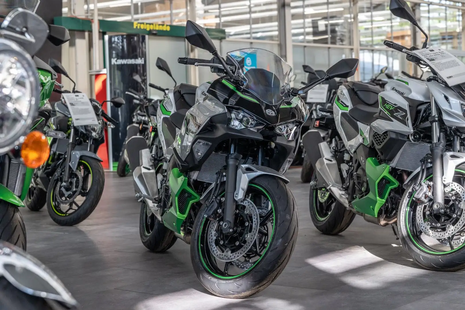 Kawasaki Ninja 7 Hybrid sofort lieferbar, Lieferservice Plateado - 2