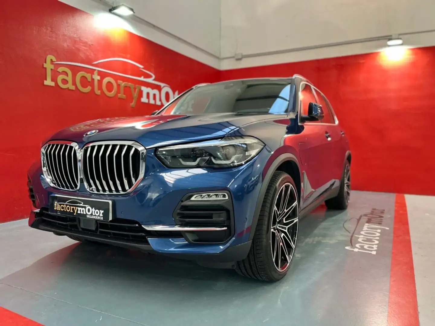 BMW X5 xDrive 45e Gris - 2