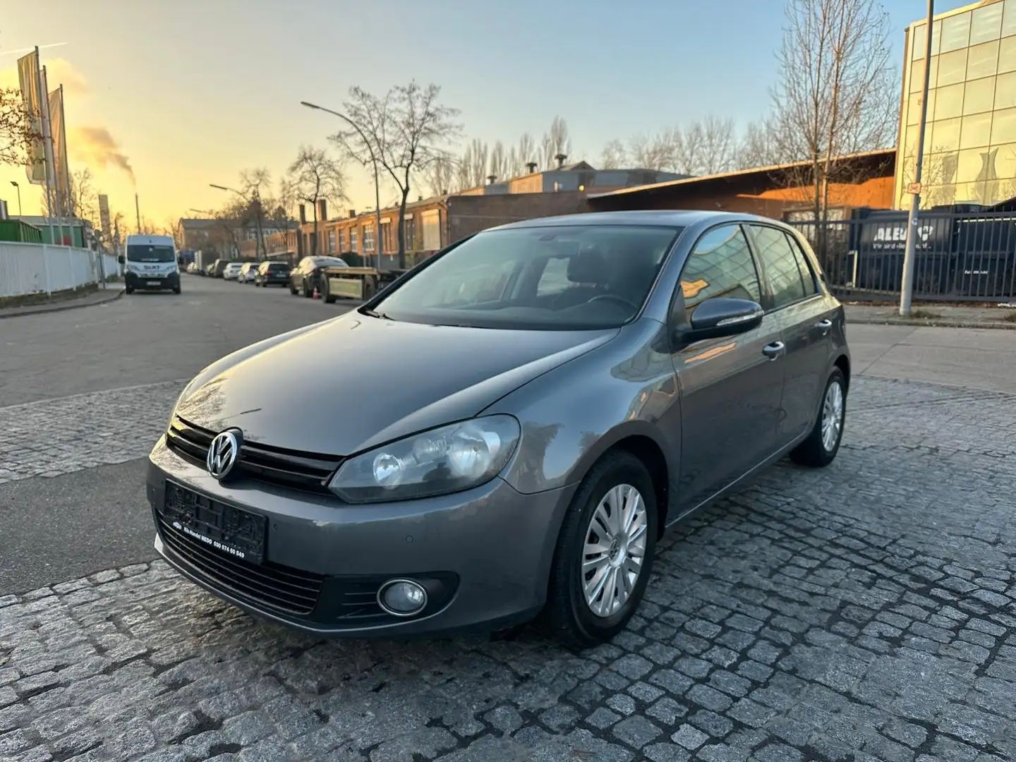 Volkswagen Golf Comfortline Grau - 1