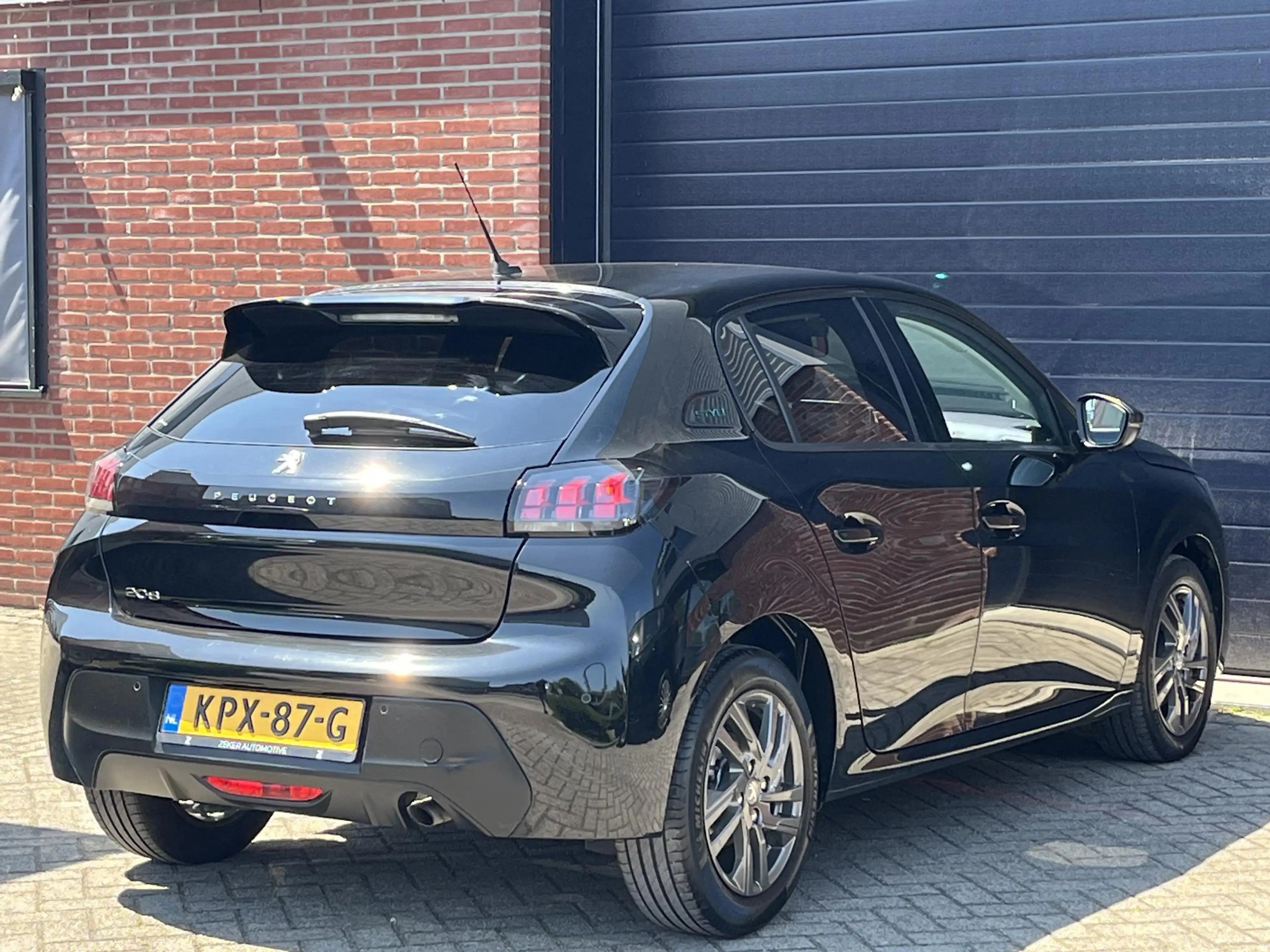 Peugeot 208 1.2 PureTech Style Automaat, Stoelverwarming, Appl — photo 12