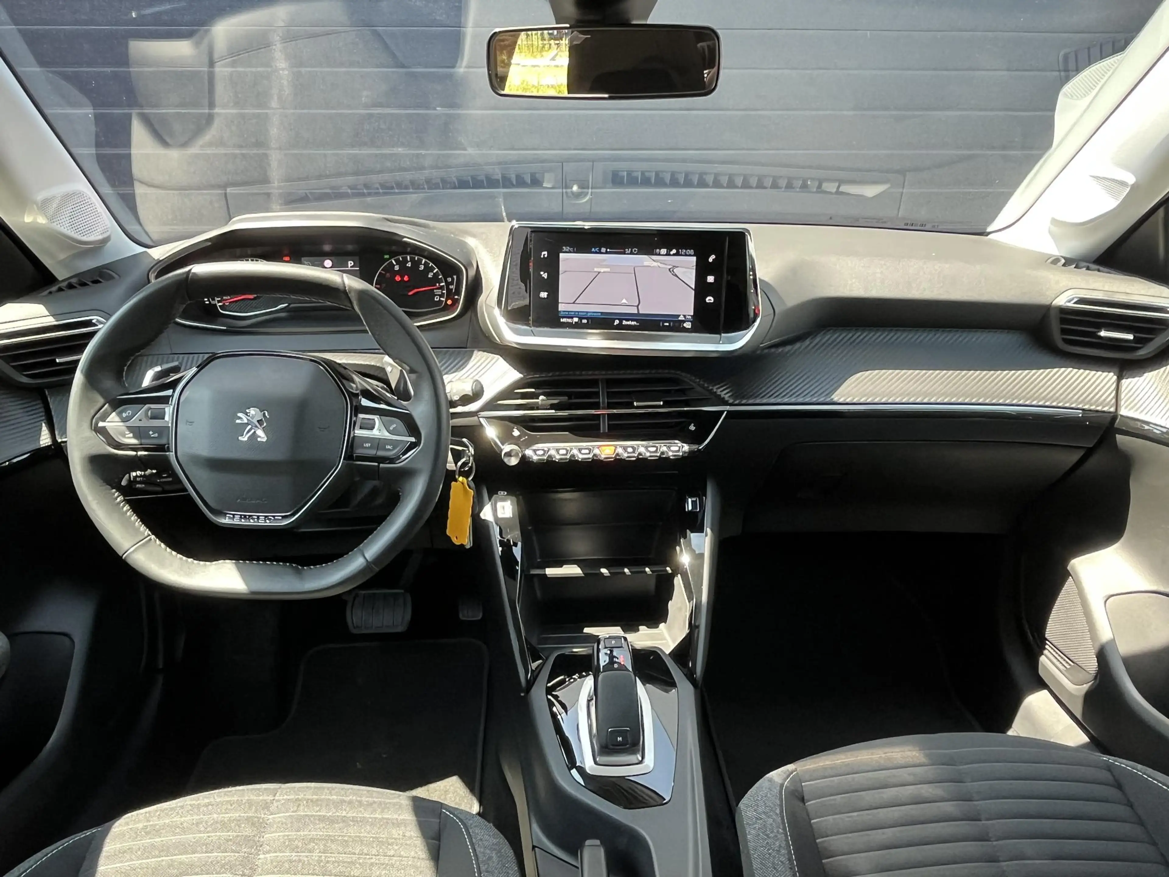 Peugeot 208 1.2 PureTech Style Automaat, Stoelverwarming, Appl — photo 2
