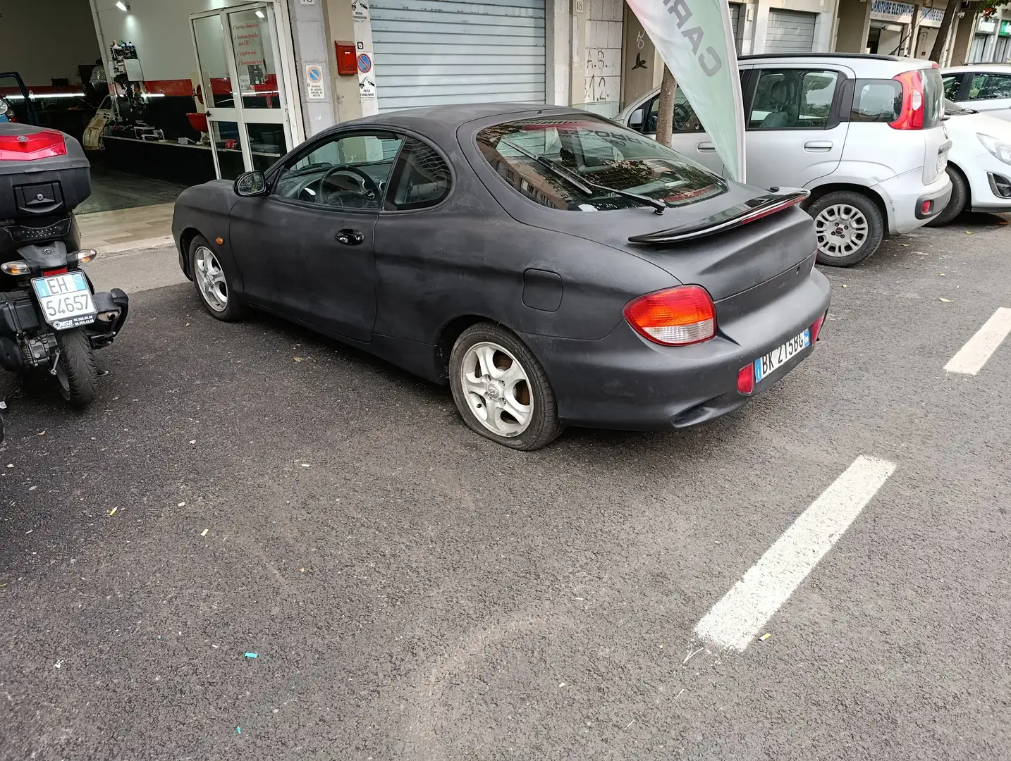 Hyundai Coupe Coupe 1.6 16v Schwarz - 2