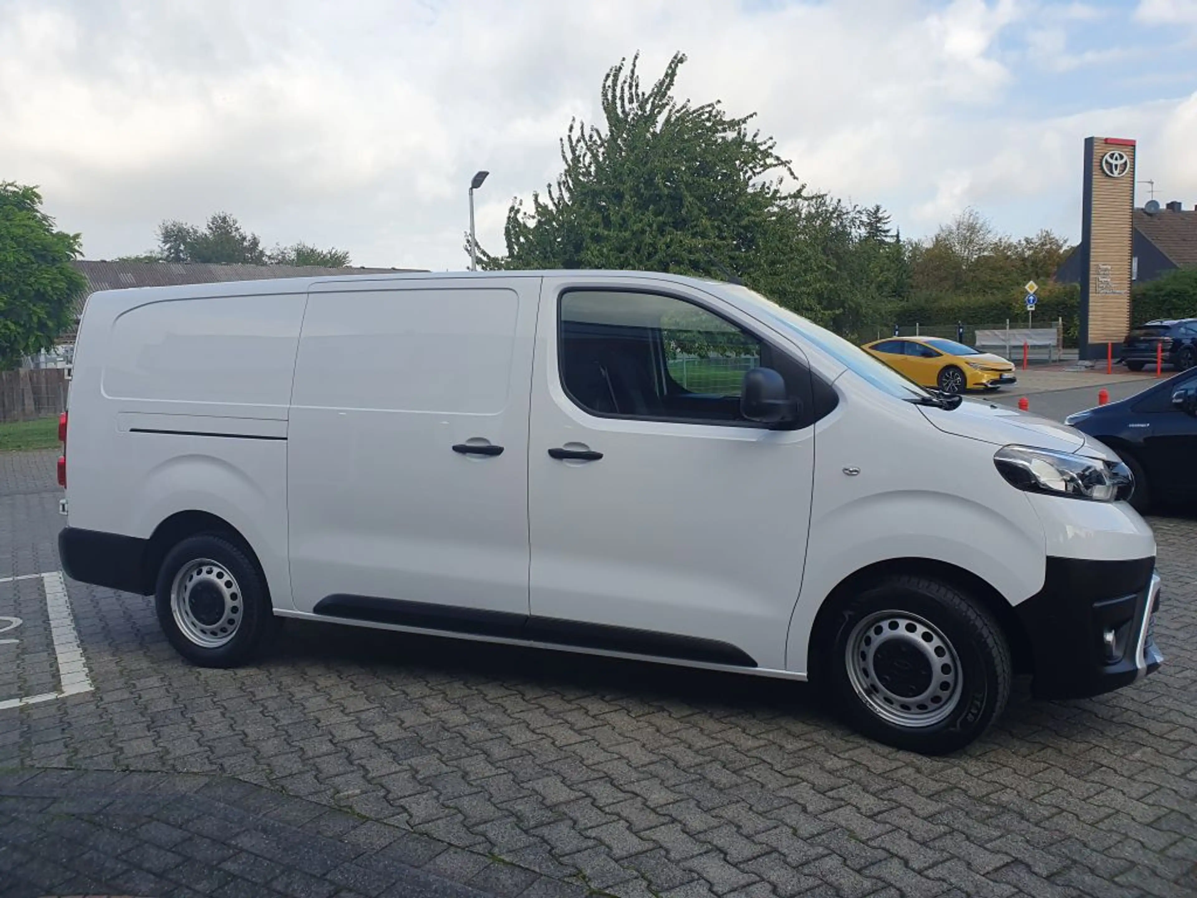 Toyota Proace 2,0-l-D-4D L2 Meister — photo 4