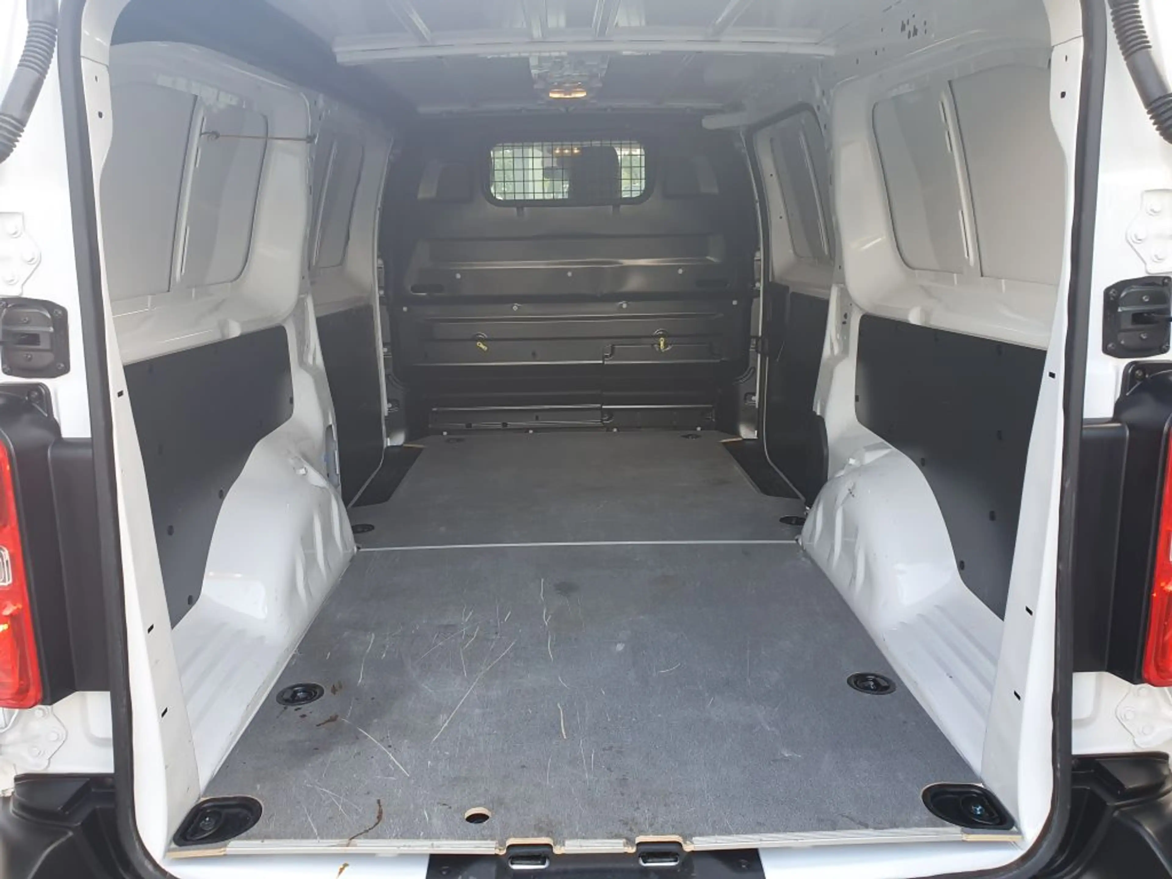 Toyota Proace 2,0-l-D-4D L2 Meister — photo 9