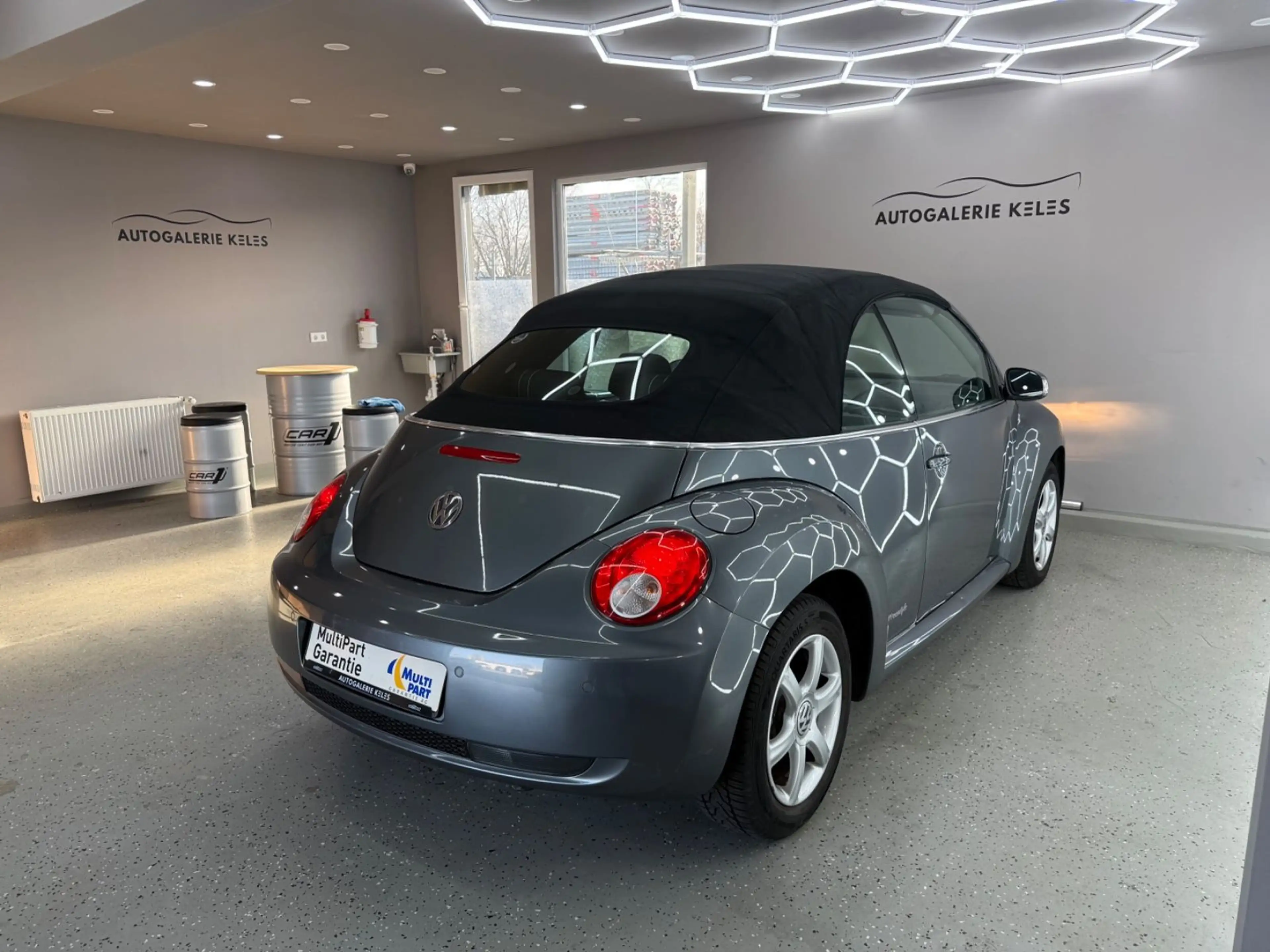Volkswagen New Beetle Cabriolet 1.6 KLIMA*SHZ*PDC — photo 4