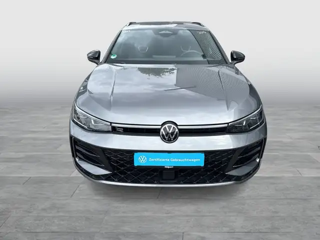 Volkswagen Passat view 9