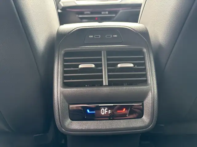 Volkswagen Passat view 14