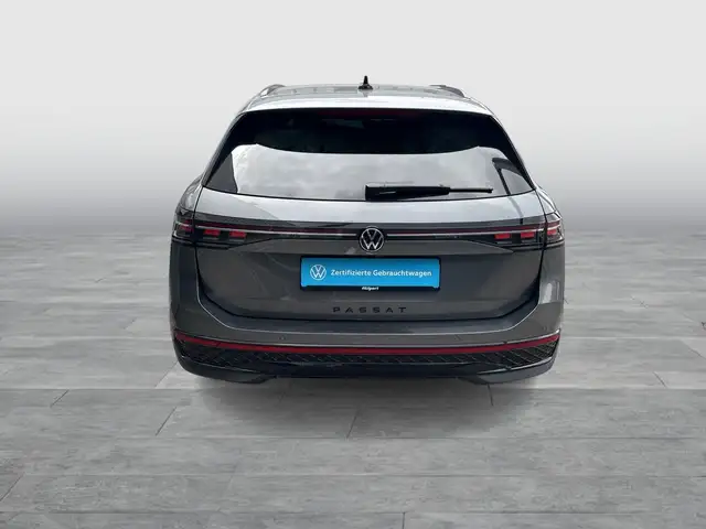 Volkswagen Passat view 6