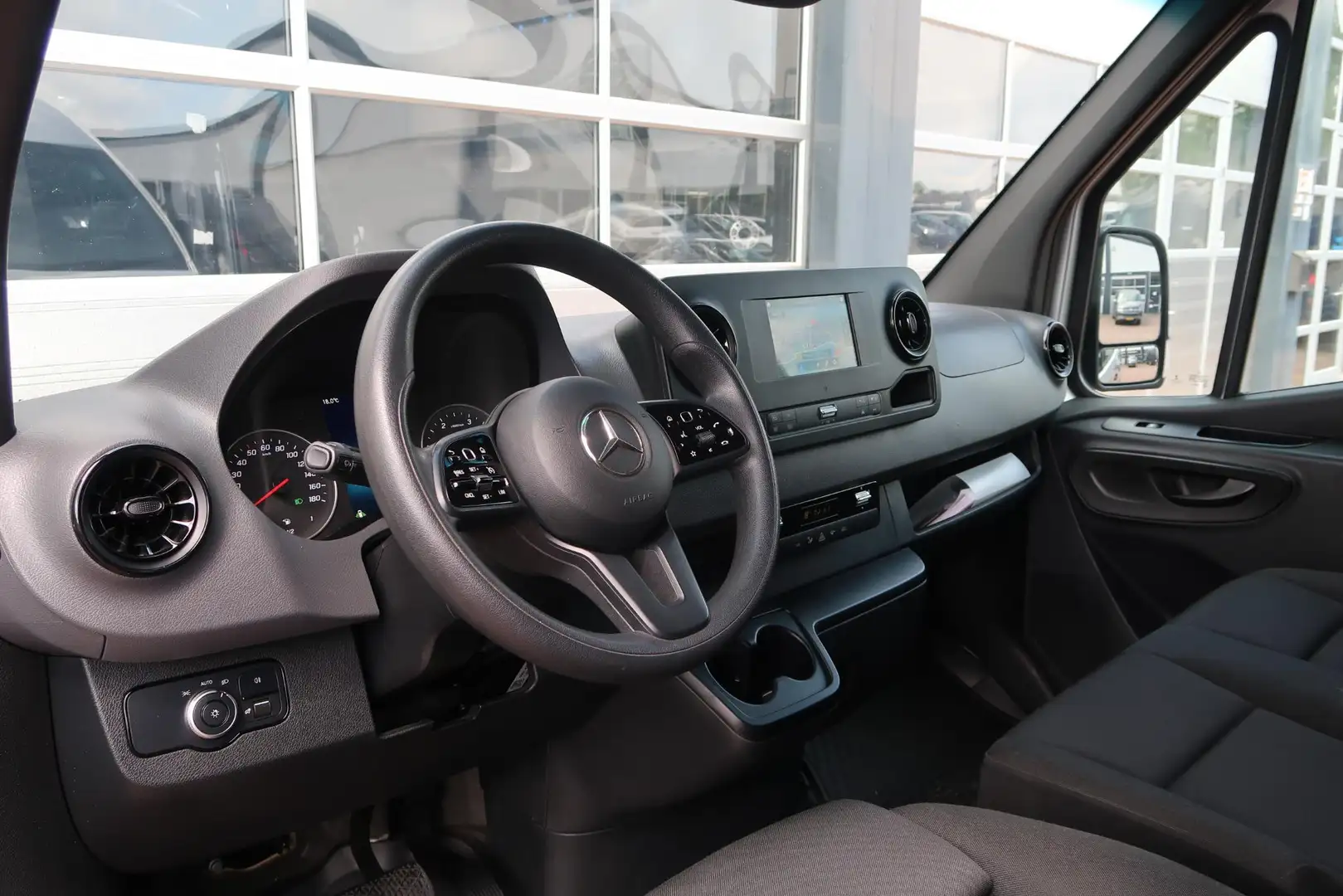 Mercedes-Benz Sprinter 317 1.9 CDI L2H2 AUT/ CAMERA/ LED/ CRUISE/ CLIMA/ - 2