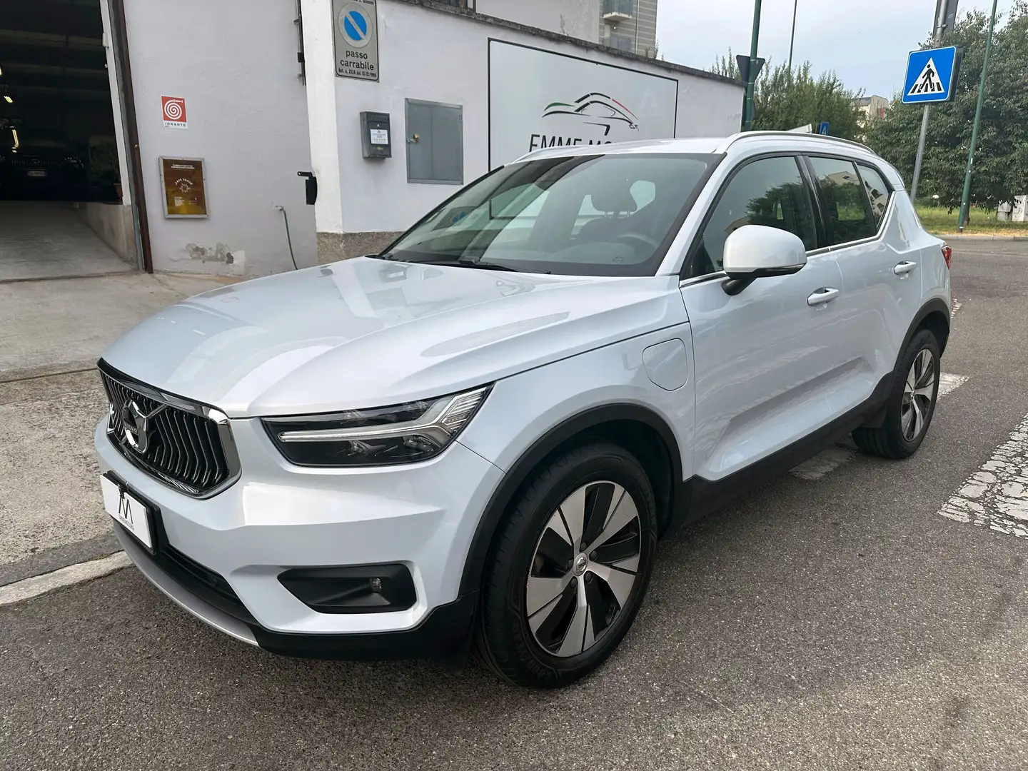 Volvo XC40 T5 phev Inscription Expression - AUT/NAVI/PDC/LED Argento - 1