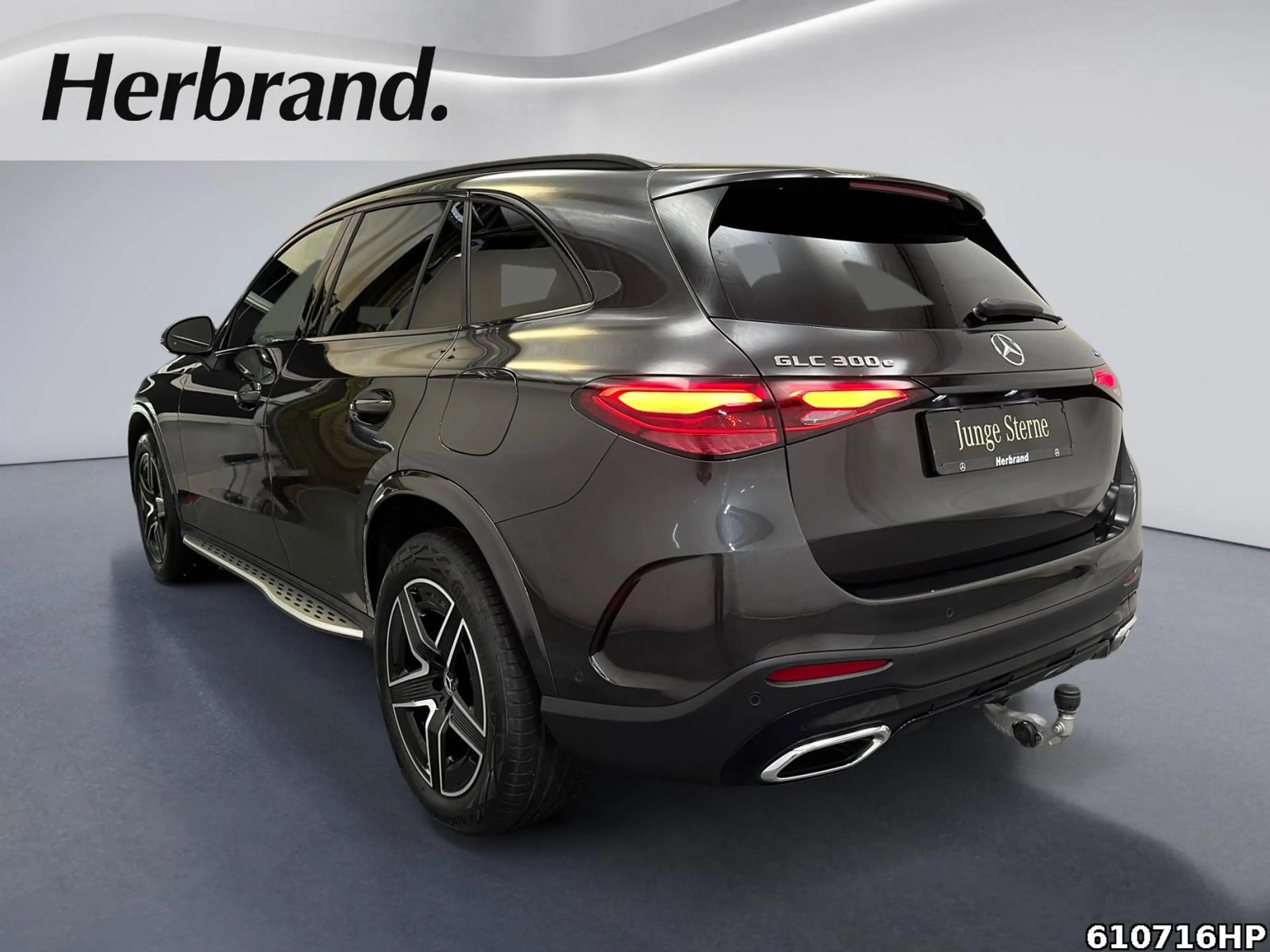 Mercedes-Benz GLC 300 e 4M AMG  AHK Night Memory Distronic LED — photo 4