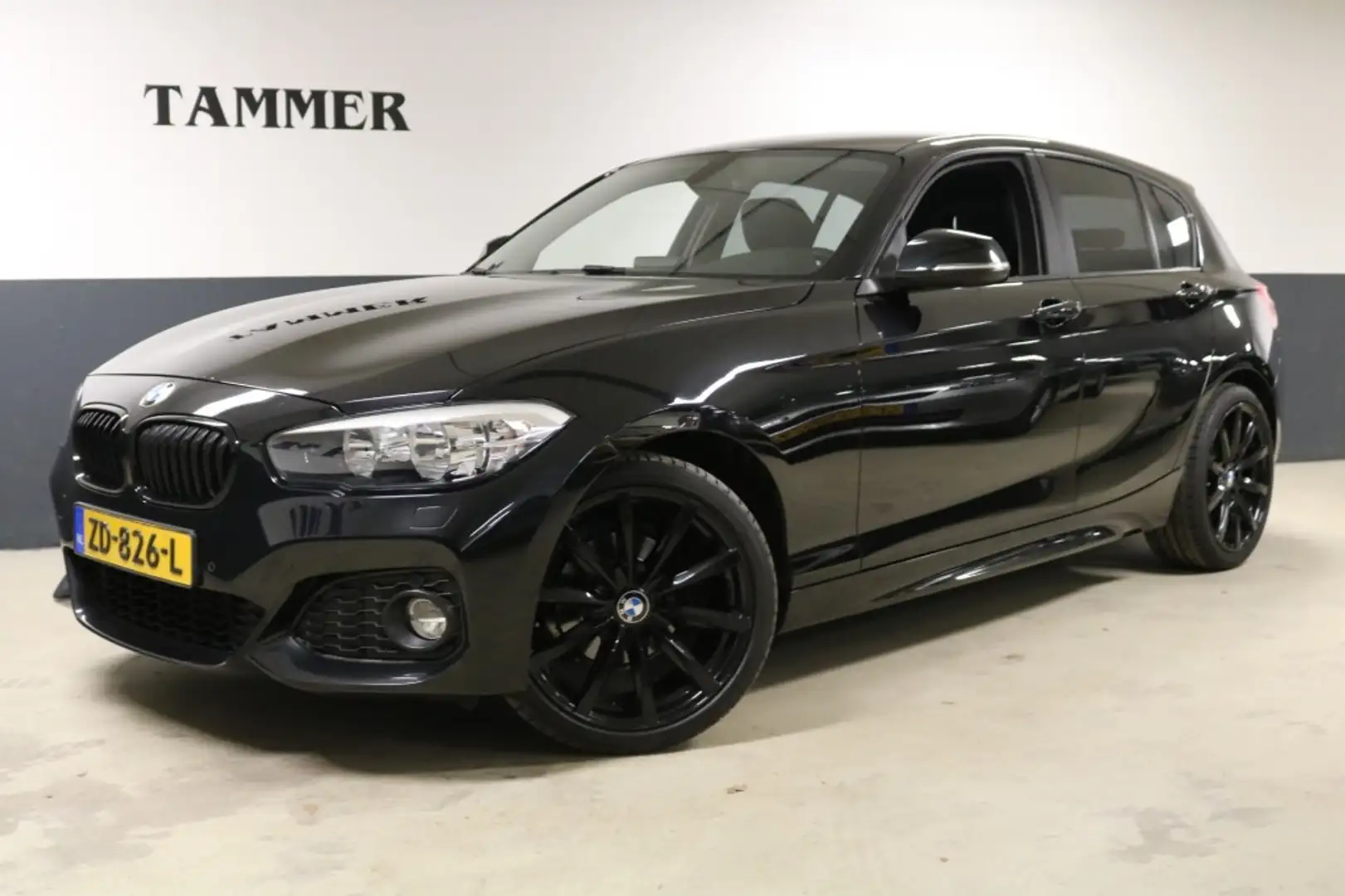 BMW 118 118i Edition M-Sport Shadow High Executive DEALER Zwart - 1