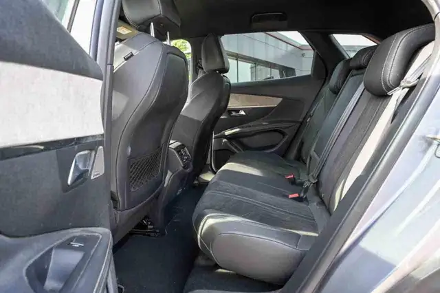 Peugeot 3008 view 11