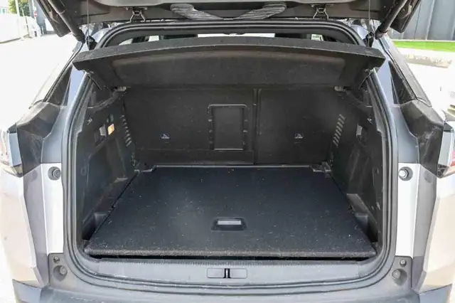 Peugeot 3008 view 5