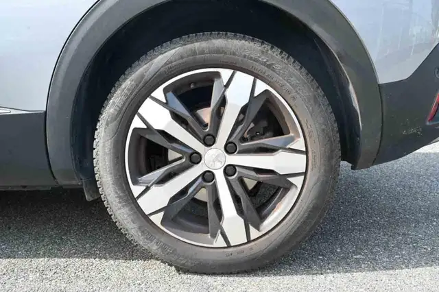 Peugeot 3008 view 6