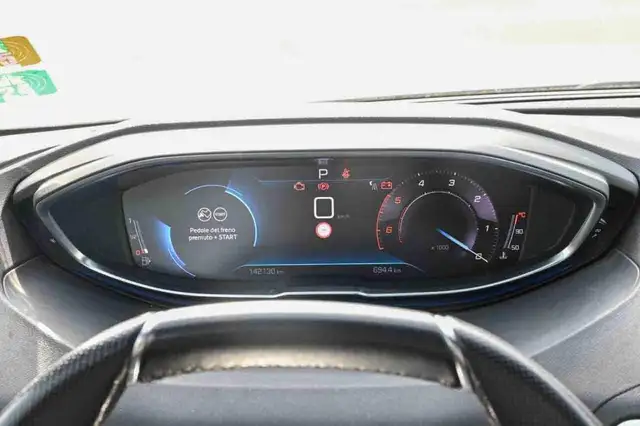 Peugeot 3008 view 13