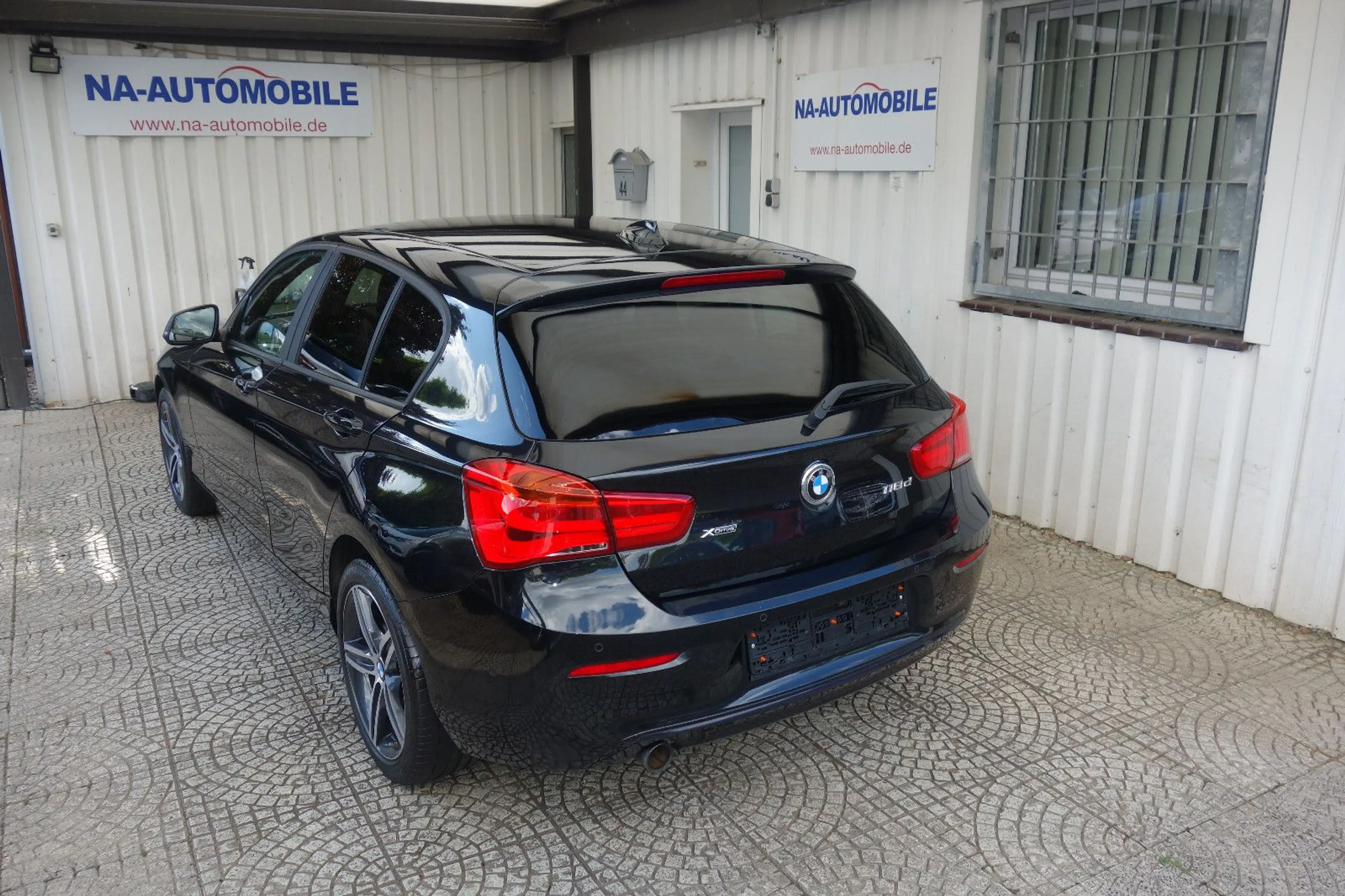 BMW 118 1 Limousine 5-trg. 118 d xDrive Sport Line. — photo 3