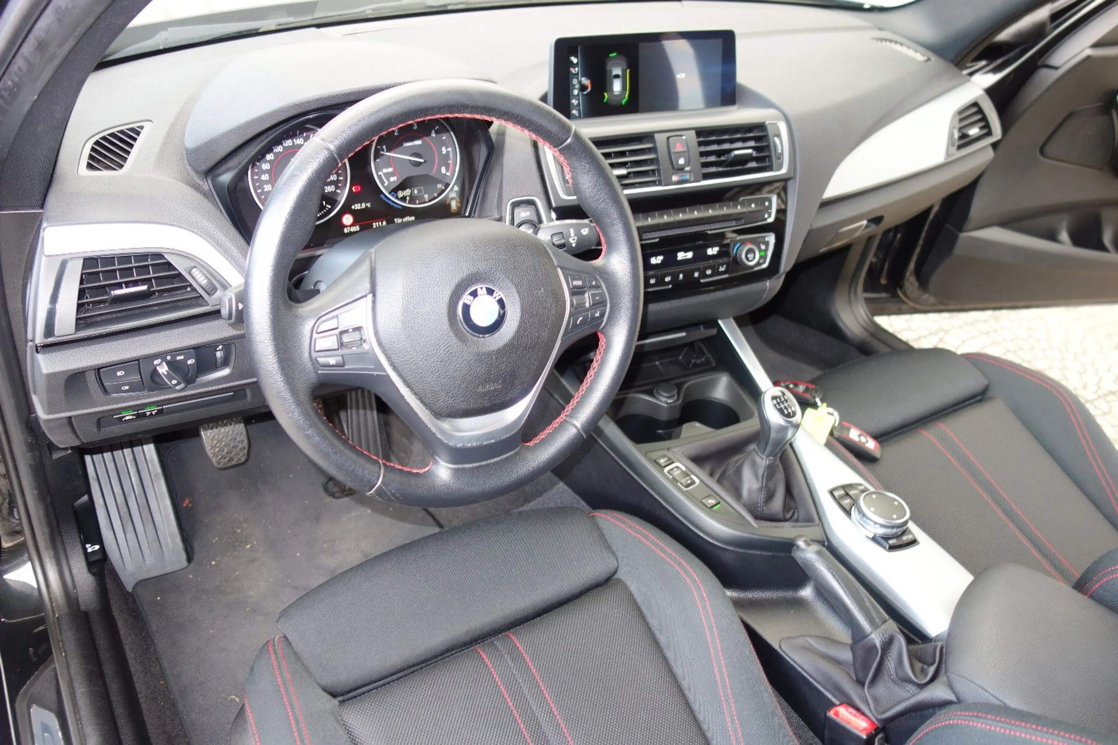 BMW 118 1 Limousine 5-trg. 118 d xDrive Sport Line. — photo 10