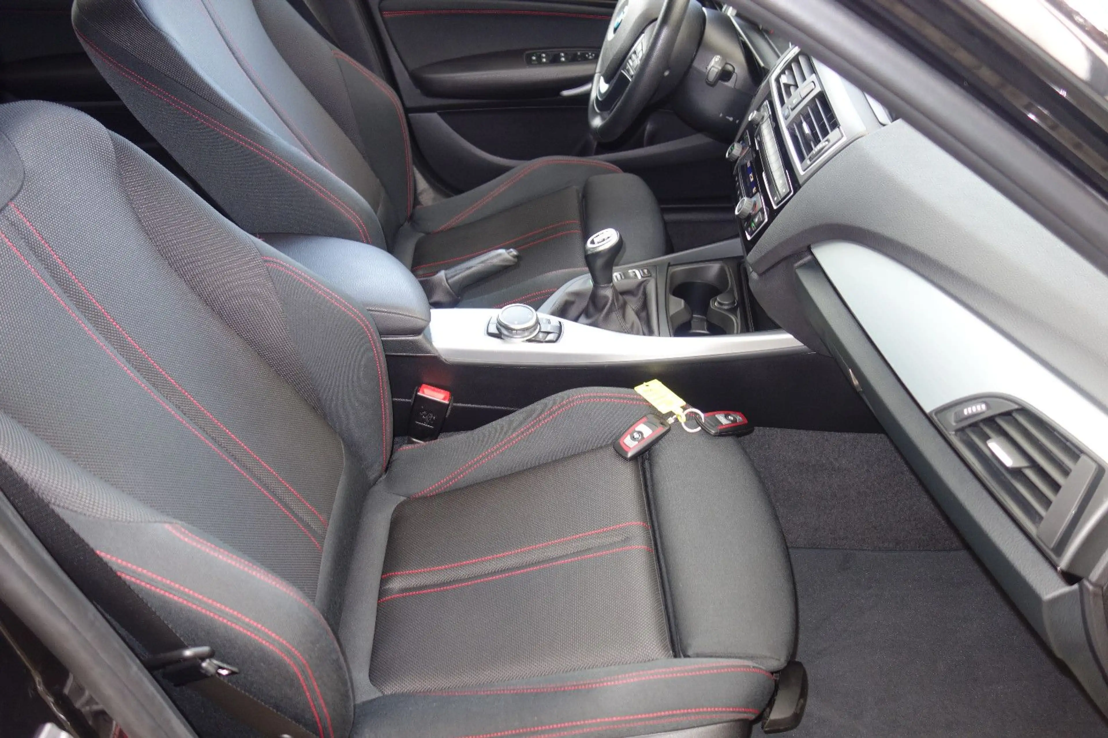 BMW 118 1 Limousine 5-trg. 118 d xDrive Sport Line. — photo 8