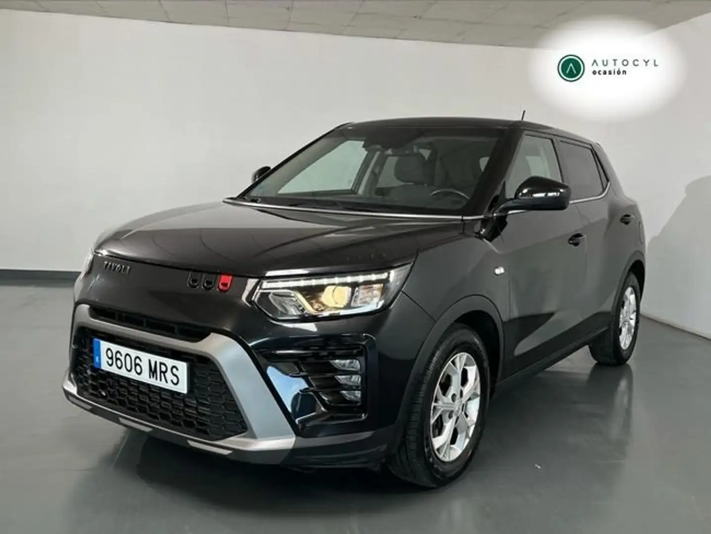 SsangYong Tivoli G15 Urban Plus 4x2 Aut. Negro - 2
