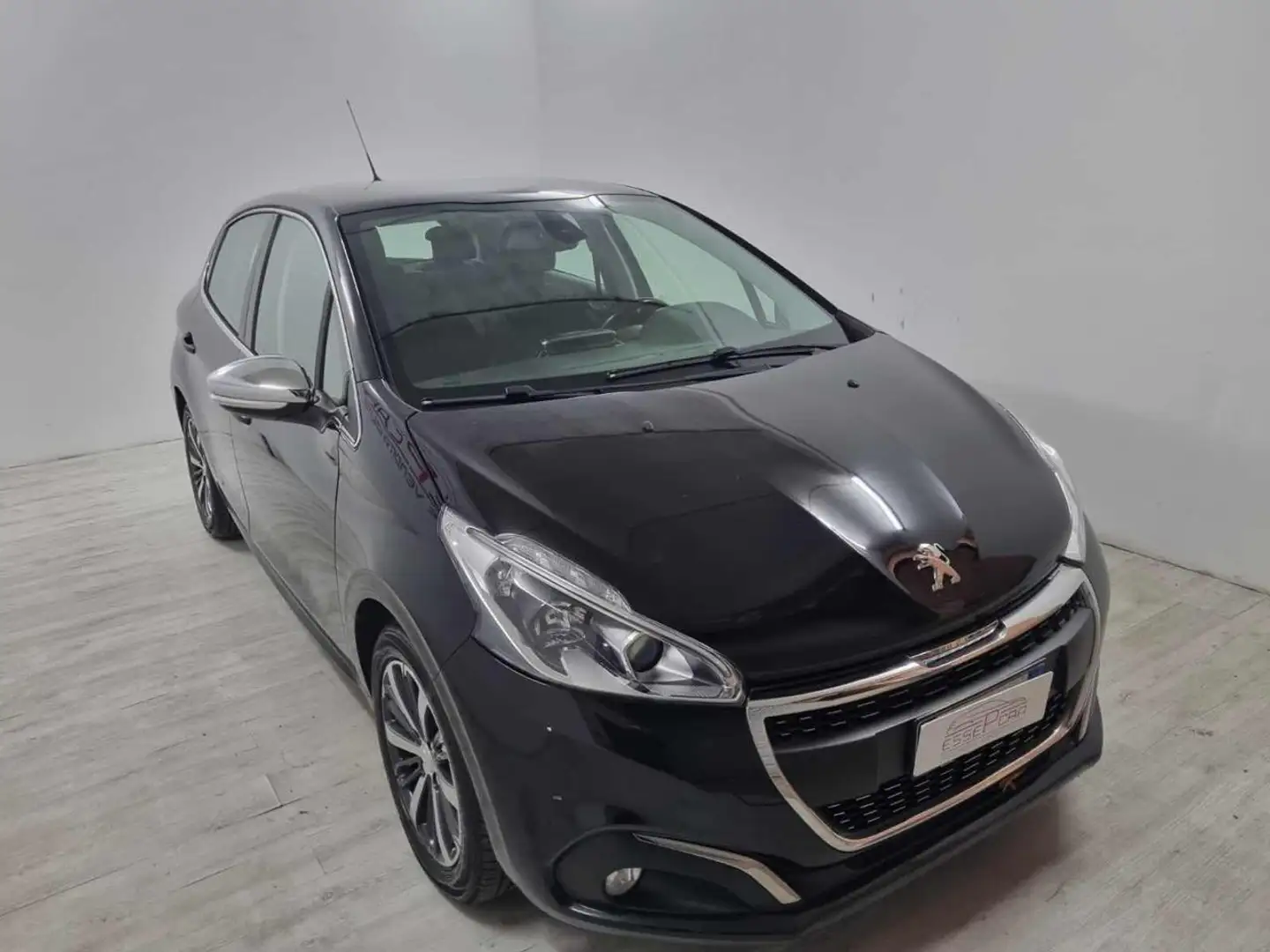 Peugeot 208 PureTech 82 5 porte Allure 82.000km Nero - 2
