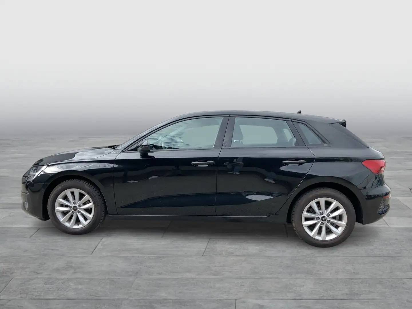 Audi A3 30 TFSI Schwarz - 2