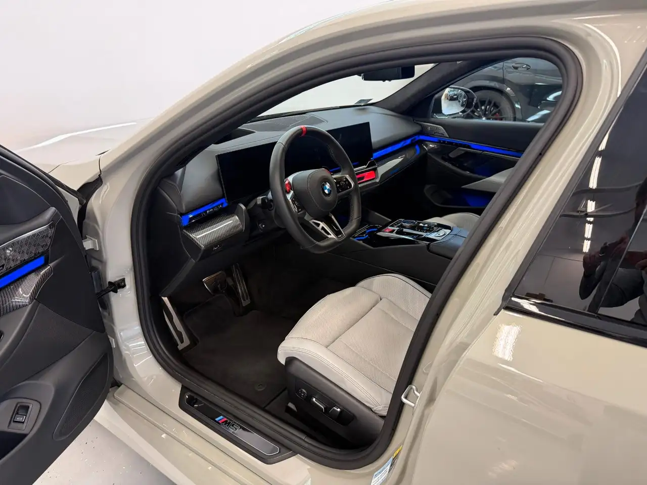 BMW M5 Limousine|VOLLAUSSTATTUNG|SONDERLACK 11