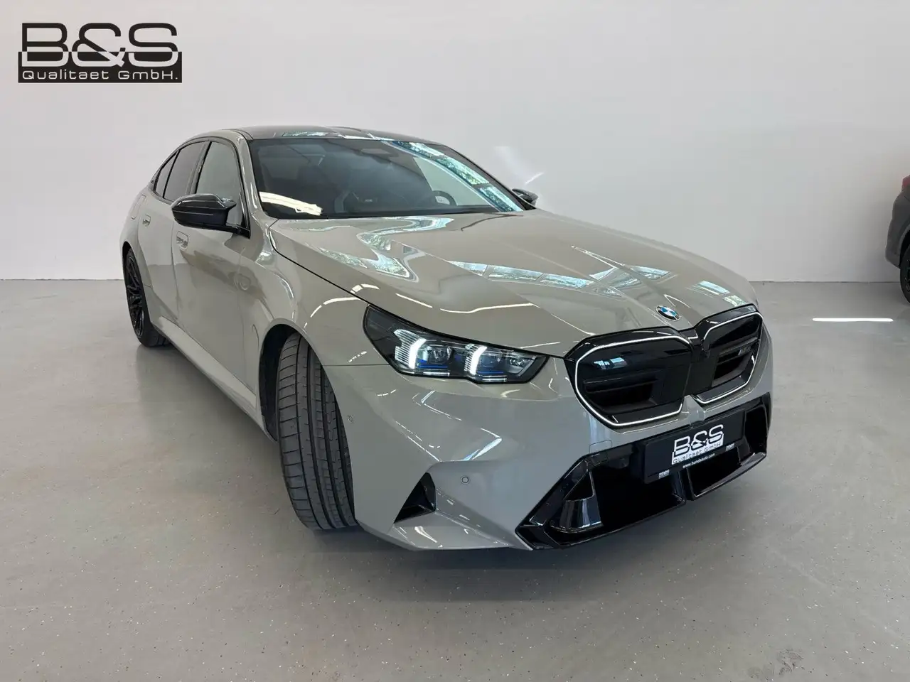 BMW M5 Limousine|VOLLAUSSTATTUNG|SONDERLACK 4