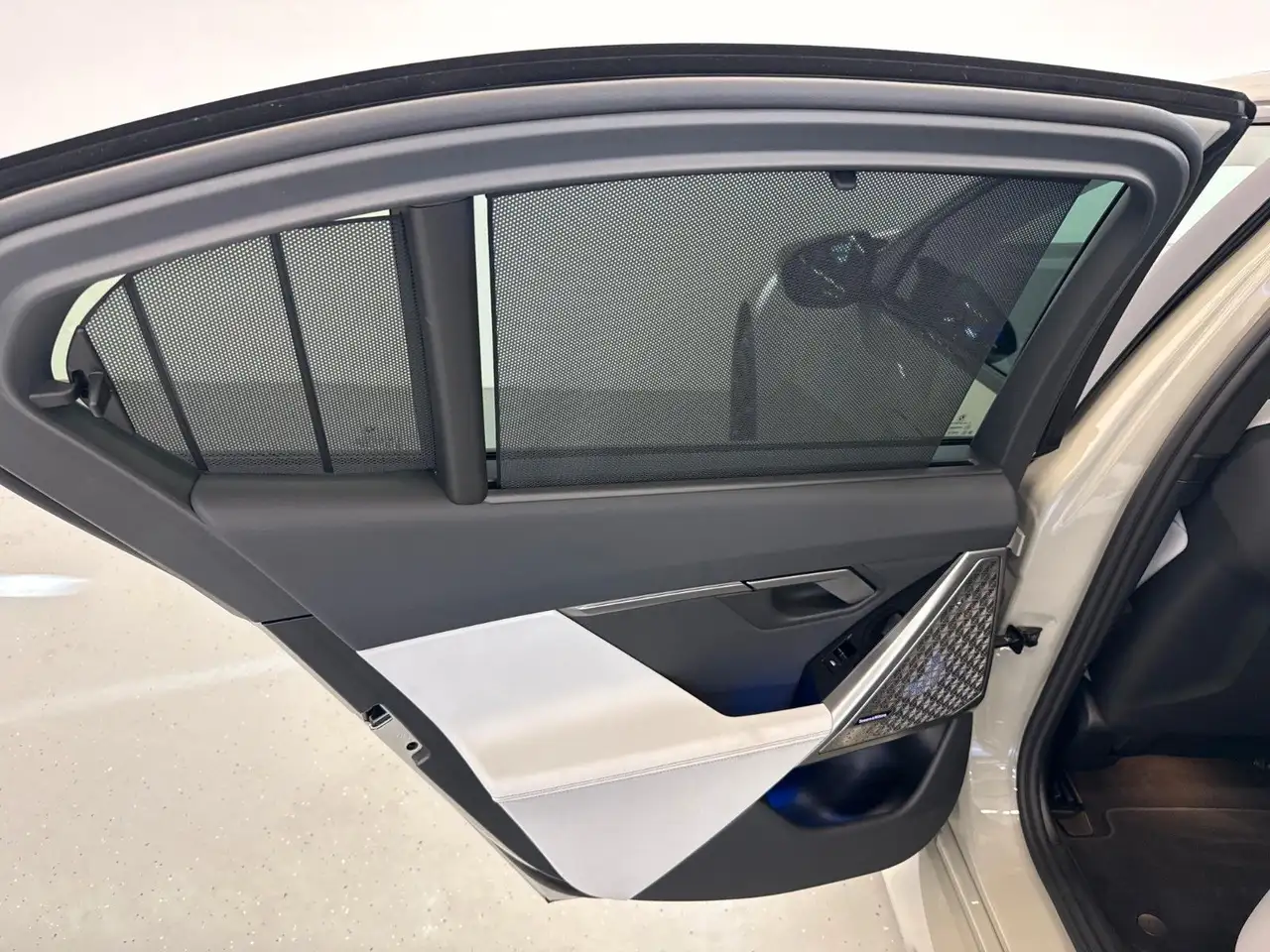 BMW M5 Limousine|VOLLAUSSTATTUNG|SONDERLACK 16