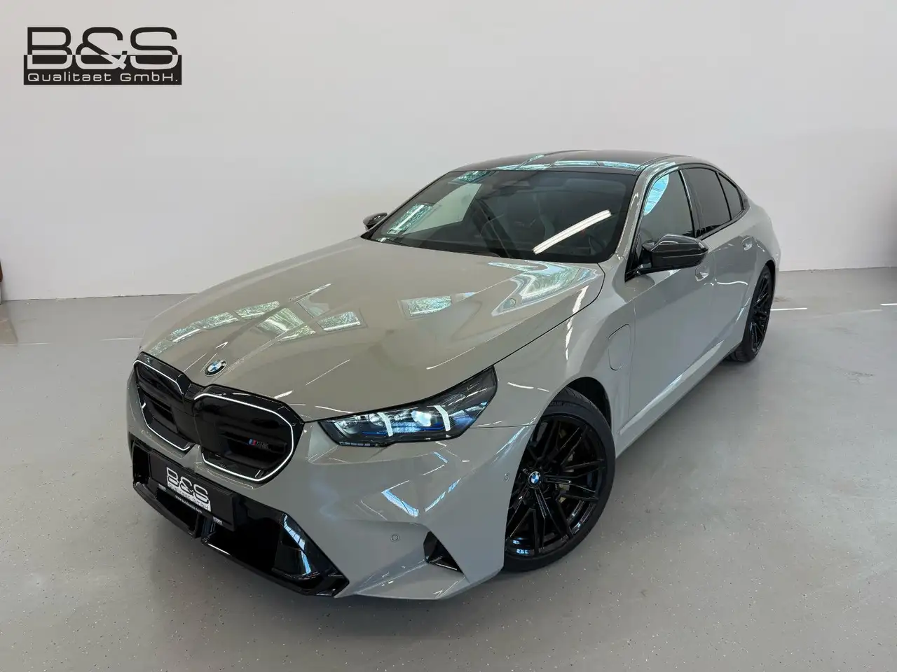 BMW M5 Limousine|VOLLAUSSTATTUNG|SONDERLACK фото 3